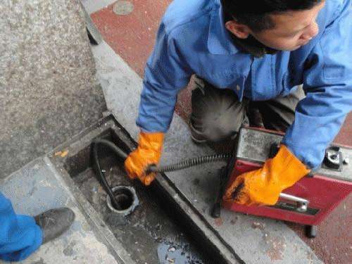 会山镇疏通下水道