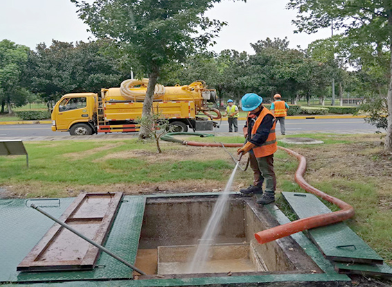 会山镇化油池清理